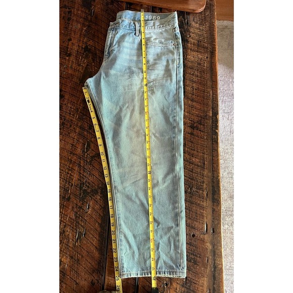 GAP 32 Petite Womens Jeans light wash distressed - Picture 9 of 10